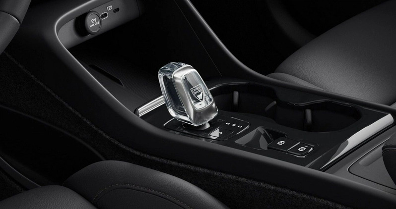 Volvo XC 40 cena 227300 przebieg: 5, rok produkcji 2024 z Przecław małe 254